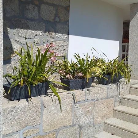 Cantinho Do Ribeiro Oda ve Kahvaltı Lourosa da Trapa